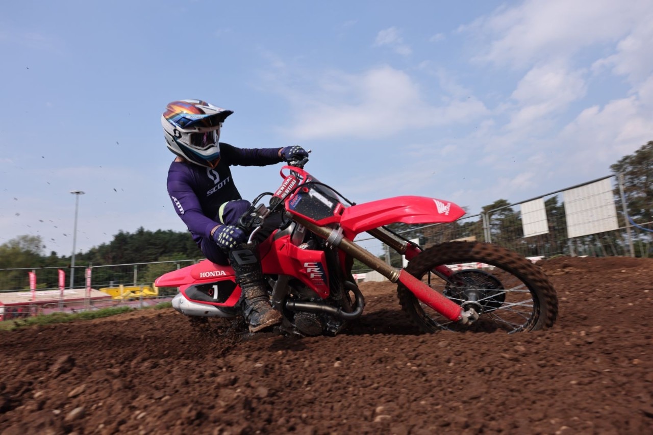 Prova Honda CRF 250R e CRF450R  2025: sempre più su!